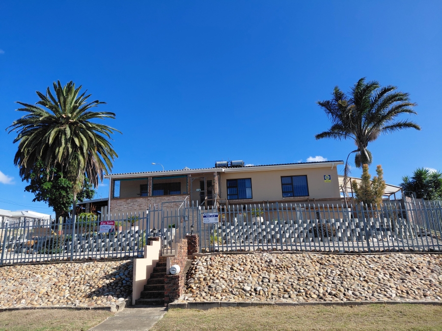 4 Bedroom Property for Sale in Heuwelkruin Eastern Cape